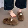 Pantuflas de algodón minimalistas y lujosas estilo coreano para mujer, con un diseño antideslizante y silencioso, perfectas para uso en interiores, proporcionando una sensación cómoda y acolchada, y ofreciendo calidez y aislamiento para otoño e invierno