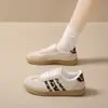 Comércio Exterior Tamanho Grande Primavera & Outono Novo Estampa de Leopardo Retrô Sapatos Brancos para Mulheres Transfronteiriço Bico Redondo Cadarço Tamanho Grande Sapatos Casuais Sapatos Forrest Gump