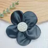 Suministro en Stock de Accesorios de Ropa Transfronterizos, Decoraciones Florales, Ropa, Bolsos, Flores de Perlas Versátiles de Cinco Pétalos para Manualidades