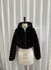 Estilo Europeo y Americano 2026 Otoño e Invierno Abrigo Blanco de Piel Sintética de Conejo para Mujer, Estilo Corto con Capucha, Pedido Personalizado OEM de Exportación Dropshipping