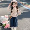Traje de Mezclilla para Niña Primavera y Otoño 2026 Ropa de Otoño Nueva para Niños Conjunto de Tres Piezas Chaleco para Bebé Pantalones de Pierna Ancha