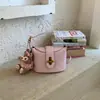 Bolsa de mão estilo estrangeiro, bolsa tipo balde para mulheres, nova moda 2026, bolsa versátil de ombro e transversal, pequena bolsa tote para sair