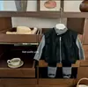 Conjunto de Niña 2026 Otoño Nuevo Elegante Chaleco de Cuero con Lazo de Moda y Leggings Color Block Set de Tres Piezas