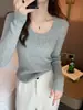 Camiseta interior de cuello redondo para mujer, primavera, otoño, invierno, estilo nuevo, suéter de punto blanco, corte ajustado, top de manga larga para llevar debajo