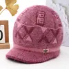 Sombrero de invierno para mujeres de mediana edad y ancianas, cálido con forro de terciopelo, gorro de lana tejido, protección contra el frío para señoras mayores, sombrero de algodón de ala ancha con pelo de conejo