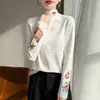 Nueva base de punto bordada estilo chino para mujer, otoño e invierno, cuello semi alto, patrón jacquard, ropa interior elegante, camiseta de alta gama