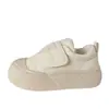 Zapatos Blancos de Leche de Suela Gruesa para Mujer, Feos y Lindos Primavera Nuevo Chic Nicho Velcro Zapatos Pan de Dedo Gordo Tenis de Estudiante