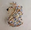 Broche alto padrão nicho luxo leve strass Cisne alta costura terno corsage acessórios borboleta alfinete de roupa atacado