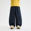 Nova linha de roupas infantis da Haima para meninos, calças compridas de outono 2026, calças casuais 100% algodão, calças largas de perna curva, moda outonal tendência