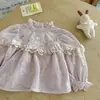Blusa Floral de Boneca para Meninas Outono Novo Estilo Coreano Menina Bebê Doce Francês Acabamento em Renda Manga Longa Top Primavera Outono