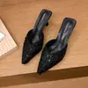 Mules de punta abierta de nuevo estilo para mujer, tacones altos de punta con lentejuelas y tacón fino, mules versátiles de moda 2025