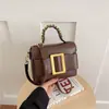 Bolsa de mão texturizada transfronteiriça 2026 nova de verão para mulher bolsa vintage de alta qualidade bolsa de ombro com decoração de cinto bolsa transversal