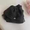 Pinza para el pelo de malla con lunares delicados estilo francés, material ligero y semitransparente, versátil para ir al trabajo, citas y uso diario, un accesorio para el cabello para la parte trasera de la cabeza