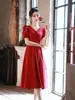 Ropa de Mujer Nueva de Verano 2026, Vestido Rojo de Longitud Media con Volantes, Cuello de Muñeca, Pequeño Vestido Rojo de Estilo Francés de Alta Gama