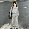 Conjunto de Sudadera de Otoño para Niñas 2026 Nuevo Estilo Mediano/Grande Niñas Elegante Estilo Coreano Sudadera con Cuello Alto Ropa Deportiva Conjunto de Dos Piezas Moderno
