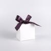 Caja pequeña de dulces de boda en blanco estilo europeo con cinta, caja de embalaje para regalo de fiesta de cumpleaños con lazo