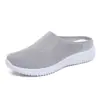 2026 Venda Quente Verão Chinelos Confortáveis Malha Voadora Personalizado Tamanho Grande Comércio Exterior Sapatos Individuais Femininos Planos Respiráveis Slip-on