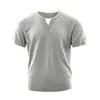 Nueva moda de verano para hombre, camiseta de punto de manga corta con cuello en V, estilo falso dos piezas, estilo coreano, color liso, camiseta casual y sencilla para adolescentes