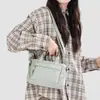 Bolsa Tote de Nylon Lisa Transfronteiriça Casual, Nova Bolsa de Tecido para o Dia a Dia de Grande Capacidade, Bolsa de Ombro Transversal Simples e Leve