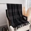 Bufanda Chal Cálido a Cuadros Estético y Elegante para Otoño e Invierno, Versátil para Parejas, con Borlas, Bufanda de Cachemir Sintético