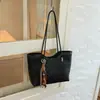 Bolsa de Hombro Grande de Mano para Mujer Estilo Coreano Nuevo Verano 2026 Transfronteriza para el Trabajo Bolso de Mano de Nicho Gran Capacidad
