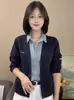 Camisa feminina dropshipping, novo estilo de inverno, modelagem solta, emagrecedora, estilosa e com design que rejuvenesce, com gola de lapela e mangas compridas, adequada para mães de meia-idade