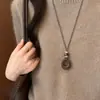 Nova Corrente de Couro Estilo Chinês Colar Oval Nicho Alta Moda Corrente Delicada para Suéter Colar de Temperamento Versátil Retrô