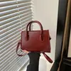 Bolso de mano pequeño cuadrado de moda estilo coreano para mujer, nueva colección de verano 2026, color liso, diseño simple, bolso de hombro y bolso cruzado para ir al trabajo