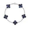 Pulsera Mini Trébol de Cuatro Hojas Flor Única Chapada en Oro Rosa de 18 Quilates con Ágata Roja, Artesanía de Precisión CNC, Directamente de la Fábrica Fuente