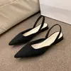 Sandálias fechadas de salto baixo estilo francês para mulheres, nova coleção verão e outono 2026, sapatos de salto grosso de peça única, scarpins de bico fino elegantes para socialites