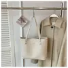 Bolso grande de alta gama para mujer 2026 nuevo de moda verano popular moda para ir al trabajo bolso de hombro único bolso tote de gran capacidad