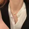 Colar de fritillary rosa branca retrô francesa, colar feminino de luxo leve de verão, nicho de design de ponta, acessórios para colar de clavícula
