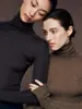 Camada base de gola alta de alta qualidade, elegante e que afina a silhueta para mulheres, nova coleção outono/inverno 2026, apresentando um design chique, justo e que afina a silhueta com gola franzida e tecido de malha