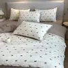 Bolso de mano jacquard estilo coreano juego de ropa de cama de cinco piezas, juego fresco y simple de cuatro piezas para uso doméstico, funda de edredón suave, disponible para venta al por mayor