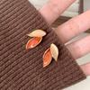 Aretes de hoja con color Maillard y diseño de nicho para niñas otoño e invierno 2023 nuevos aretes aretes
