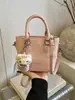 Bolsa Pequena Transfronteiriça Mais Vendida para Mulheres 2026 Nova Estilosa Versátil Bolsa de Ombro Leve Luxo Moda Comutador Bolsa Transversal