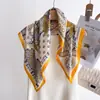 Bufanda de Seda con Estampado Salvaje de Moda Bufanda Cuadrada Chal de Alto Nivel Bufanda Cuadrada Pequeña Versátil Profesional Bufanda para Mujer