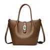 Conjunto de várias peças transfronteiriças 2025 Nova bolsa feminina de comércio exterior Bolsa de ombro portátil Bolsa de mãe Bolsa de grande capacidade