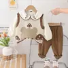 Traje de Manga Larga Estilo Occidental para Niñas de Primavera y Otoño Estilo Coreano Nuevo de Primavera Calle Frita Oso Hongo Conjunto de Tres Piezas de Manga Larga