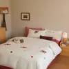 Juego de cuatro piezas fresco y sencillo 100S de algodón peinado con bordado delicado, algodón puro, funda de edredón, sábana y sábana bajera aptos para la piel para otoño e invierno