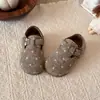 Sandálias Birkenstock infantis estilo coreano de bolinhas, sola macia, nova coleção de outono 2026, sapatilhas de princesa para meninas e bebês