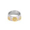 Anillo de Margarita de Plata de Ley S925 de Tendencia Bañado en Oro con Diamantes Versión Ancha Lujo Ligero Retro Artículo Popular de Little Red Book