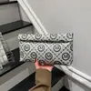Bolso Retro para Mujer 2026 Estilo Nuevo Estampado de Cuadros Versátil Bolso Cuadrado Pequeño Bolso tipo Sobre Simple de Gama Alta Bolso de Mano