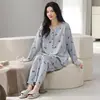 Pijama de algodón puro para mujer, nueva colección otoño/invierno 2026, con un diseño sofisticado y un conjunto de ropa de estar tipo cárdigan de manga larga para primavera y otoño