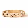 Anillo Coco Chanel con Tachuelas de Diamantes Versión de Alta Gama con Diamantes Diagonales y Patrón Estrellado, Anillo Liso de Banda Ancha y Estrecha, Apilable, Oro Rosa de 18K