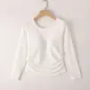 Top de Algodão Novo Estilo com Bojo, Mangas Longas Cauda de Andorinha Curva, Copo Integrado, Caimento Justo, Adequado para Usar por Cima