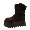 Botas femininas de moda para mulheres petite com solas de plataforma grossas, novo estilo outono 2026, botas de cano médio versáteis e estilosas, botas Martin