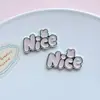 Pingentes finos "nice" galvanizados, acessórios de rosto sorridente, pingentes de sapato para tamancos, acessórios para joias DIY, acessórios de cabelo, adesivos para capa de celular