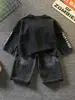 Sudadera para niño 2025 Nuevo conjunto de otoño para niños Estilo coreano cool Conjunto moderno de dos piezas de moda estilo callejero