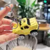 Chaveiro criativo de liga de metal para carro de coleta de força traseira, modelo de carro de brinquedo de desenho animado, pequeno pingente